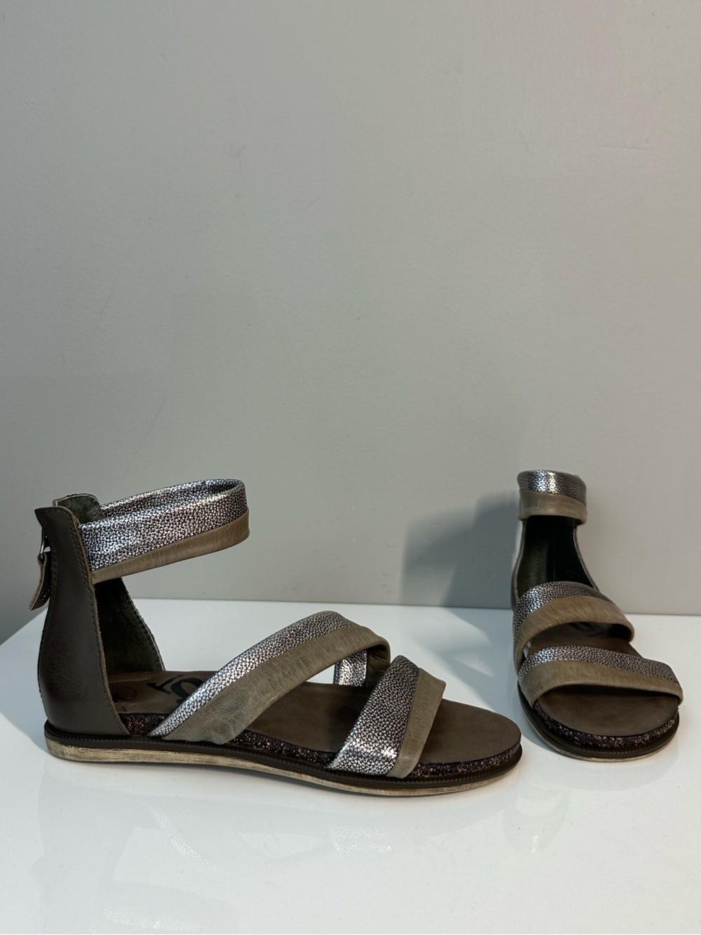OTBT Souvenir Zinc Ankle Strap Sandals Size 8
